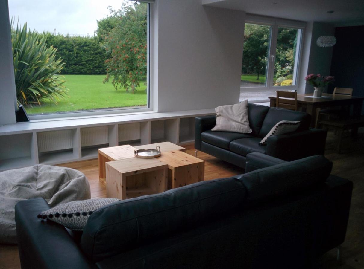 Spacious Contemporary Chalet Type Apartment. 골웨이 외부 사진