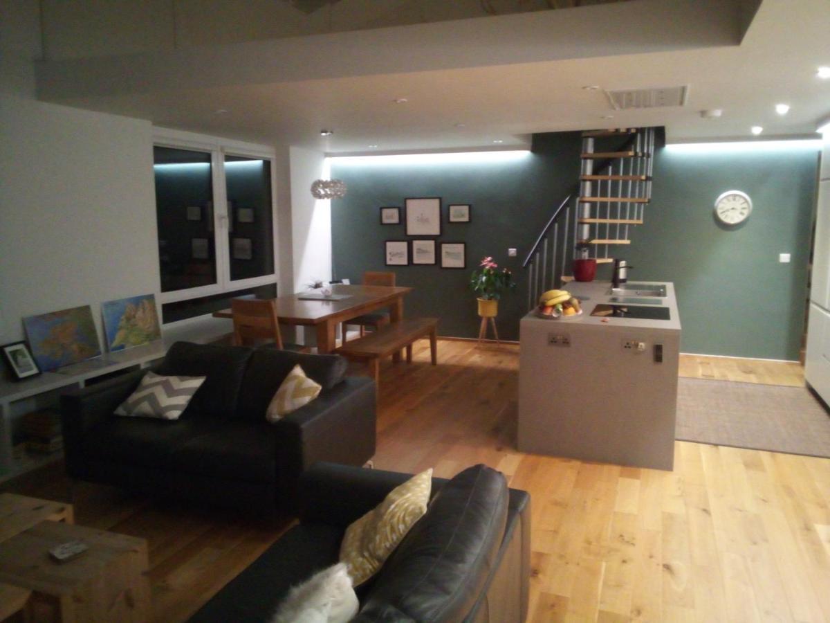 Spacious Contemporary Chalet Type Apartment. 골웨이 외부 사진